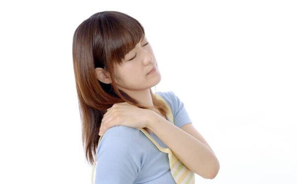 首の痛み